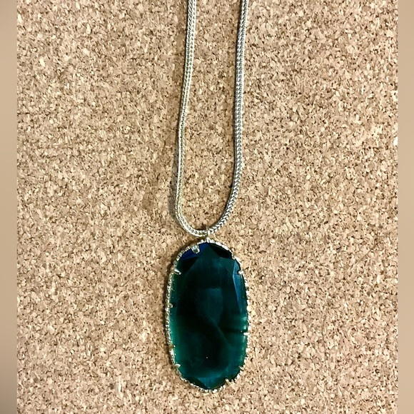 Kendra Scott Jewelry - Kendra Scott gold Necklace with Deep green Pendant